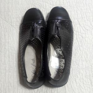 NWT Life Stride black shoes 7W